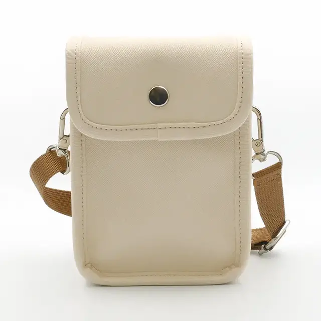 シャープの対話AI「ポケとも」、専用お出かけバッグ発売！500個限定で2/16から