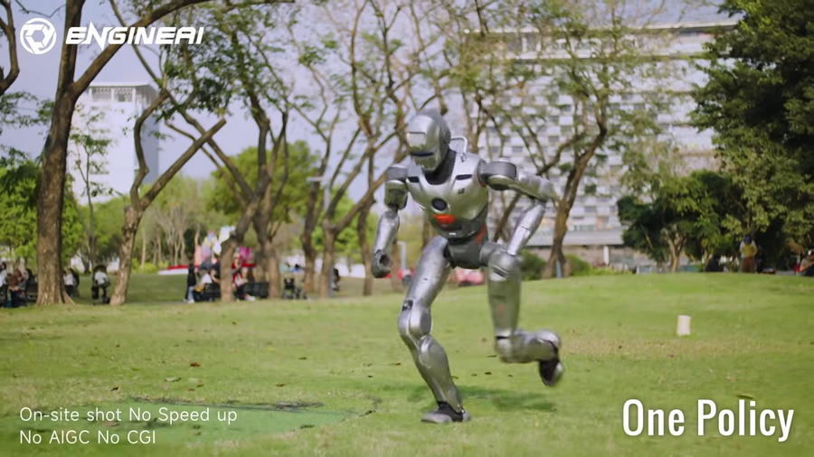 倒れてもすぐ立ち上がる！EngineAIヒューマノイド「PM01」最新動画の反響