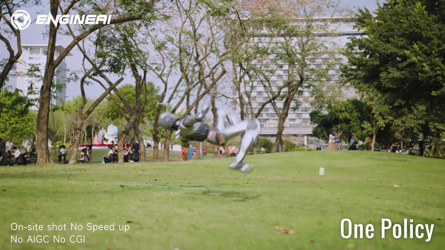 倒れてもすぐ立ち上がる！EngineAIヒューマノイド「PM01」最新動画の反響