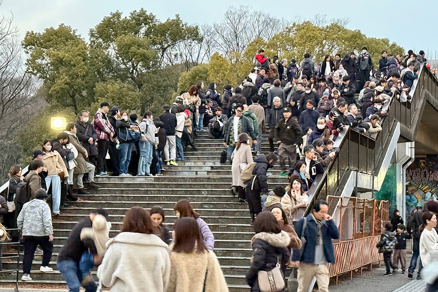 【圧巻】渋谷で国内最大級ドローンショー　3,000機が夜空に描いた地球の物語「DIG SHIBUYA 2026」レポート