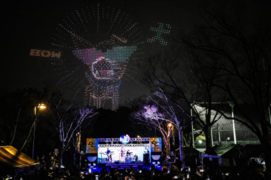 【圧巻】渋谷で国内最大級ドローンショー　3,000機が夜空に描いた地球の物語「DIG SHIBUYA 2026」レポート