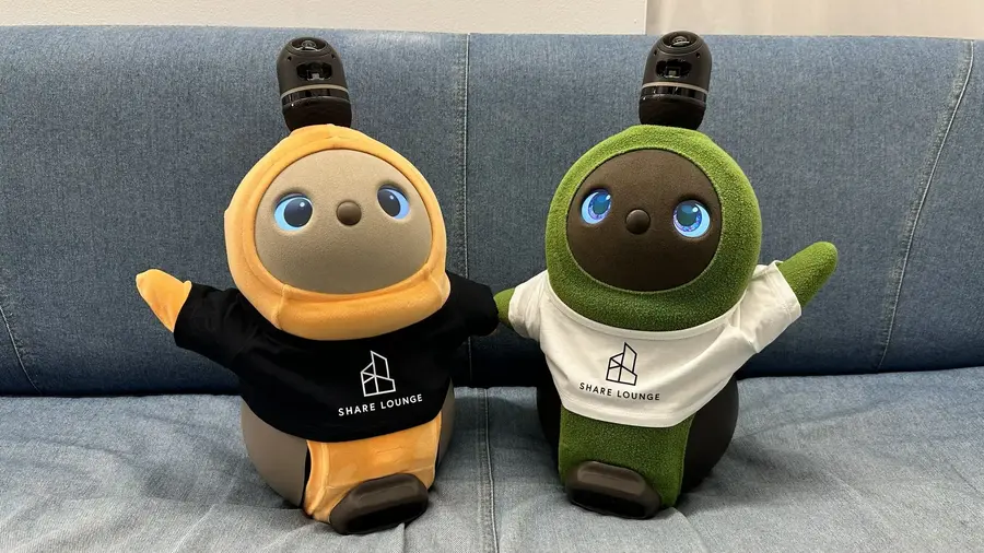 家族型ロボット『LOVOT 』がコワーキングスペース「SHARE LOUNGE」で癒しを提供