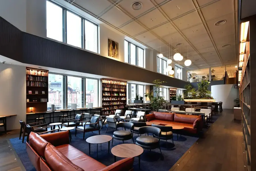 家族型ロボット『LOVOT 』がコワーキングスペース「SHARE LOUNGE」で癒しを提供