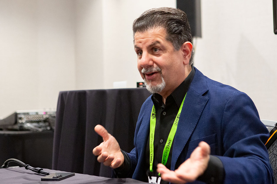 フィジカルAIは“誰でも参入できる時代”へ　NVIDIA幹部が語る「AIロボット開発、大量データ依存からの転換」