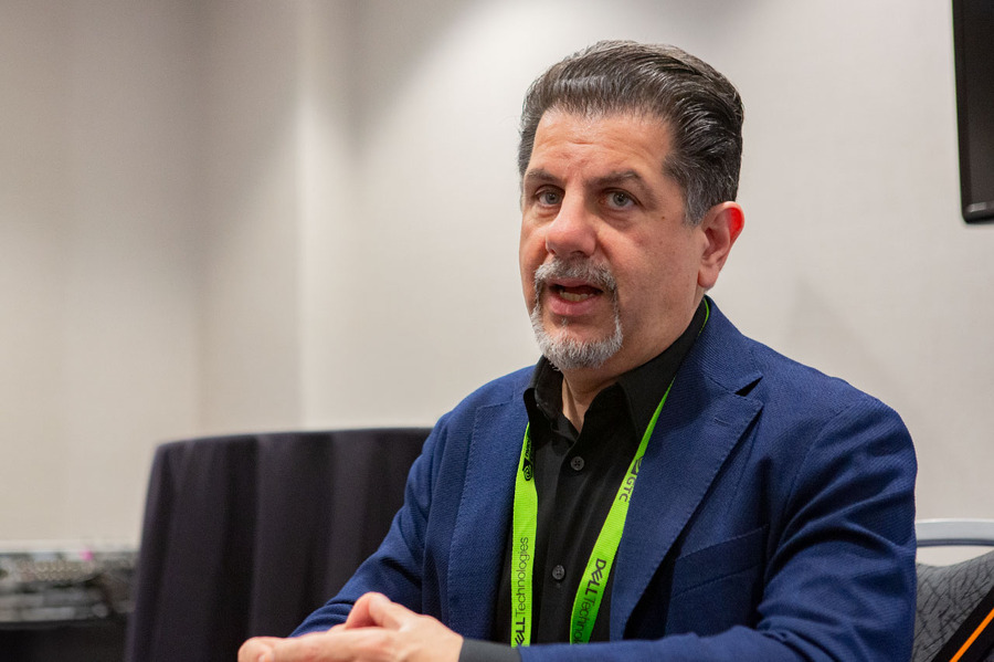 フィジカルAIは“誰でも参入できる時代”へ　NVIDIA幹部が語る「AIロボット開発、大量データ依存からの転換」