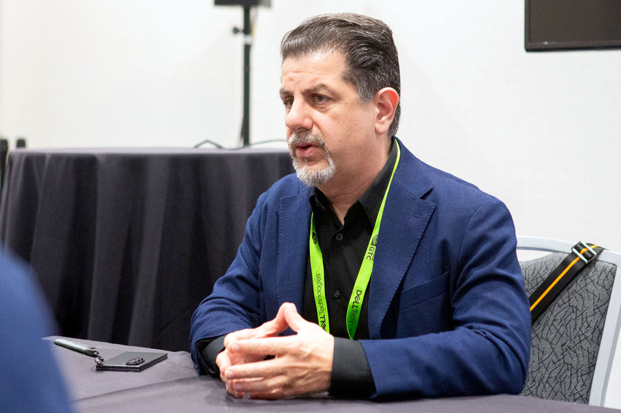 フィジカルAIは“誰でも参入できる時代”へ　NVIDIA幹部が語る「AIロボット開発、大量データ依存からの転換」