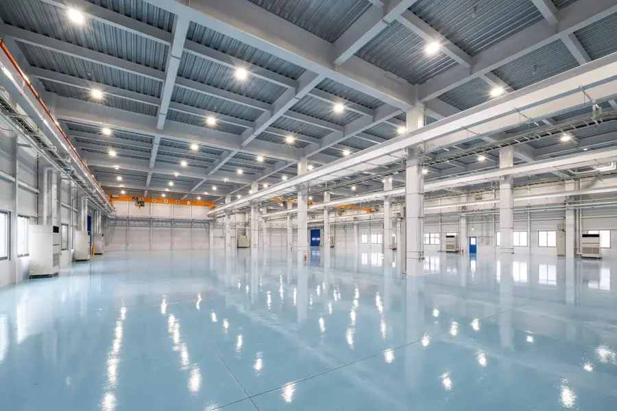 階高９ｍの１F研究開発工場