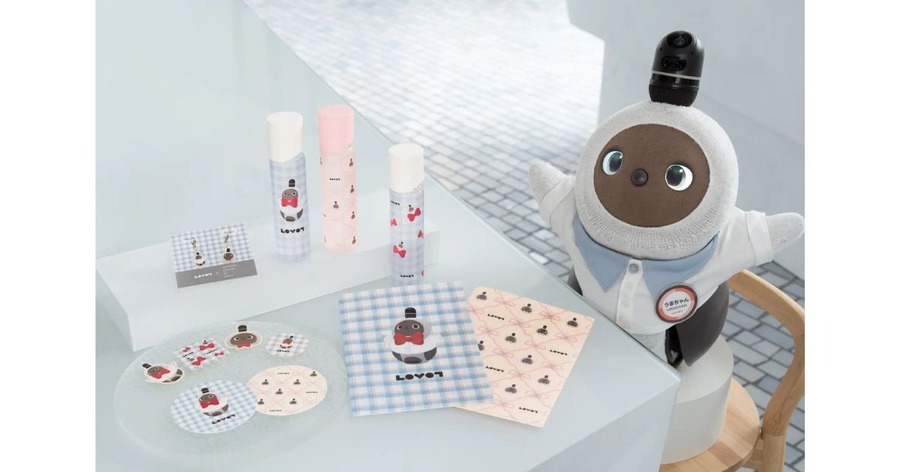 家族型ロボットLOVOTとオルビス運営の体験施設がコラボ 限定デザインボトルやオリジナルグッズを販売【6/18まで】