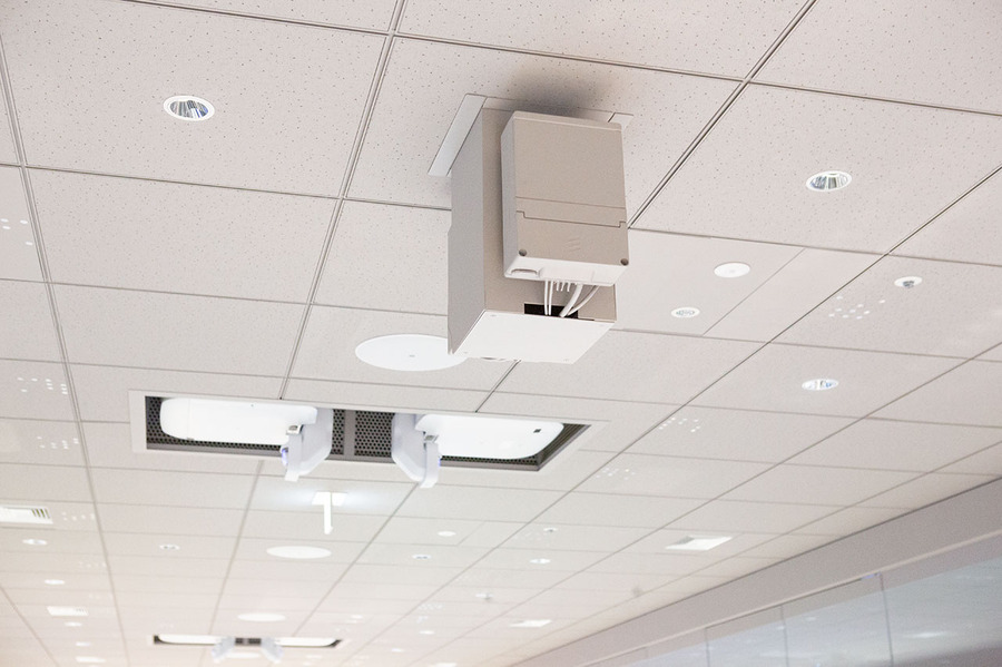 ミリ波非対応スマホでも高速化 「ミリ波×Wi-Fi」は5Gを超えるか　ソフトバンクが実機比較デモを公開