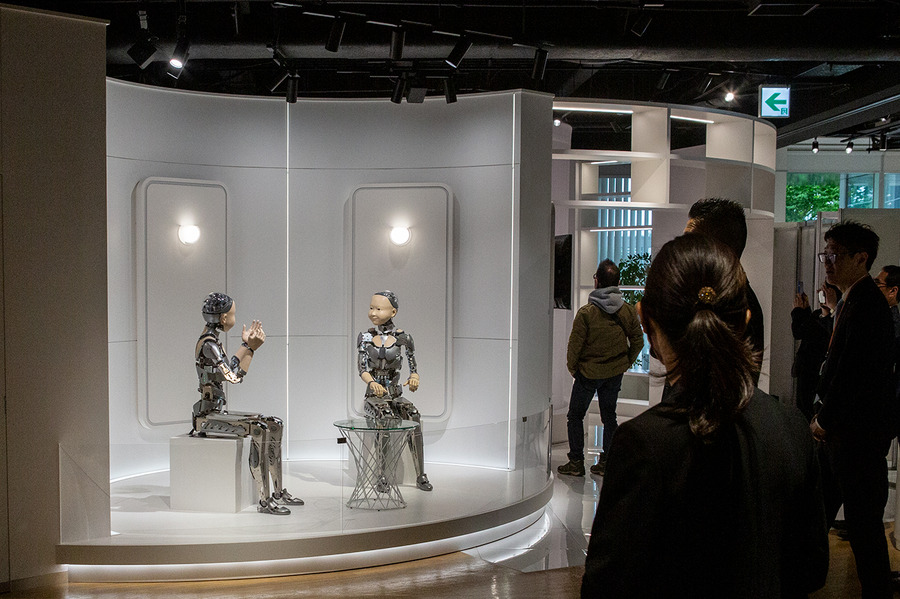 「人間はどう変わるのか」万博で予約困難だった「いのちの未来」アンドロイド　長谷工ミュージアムで常設展示へ　1000年後の未来の人間を体現