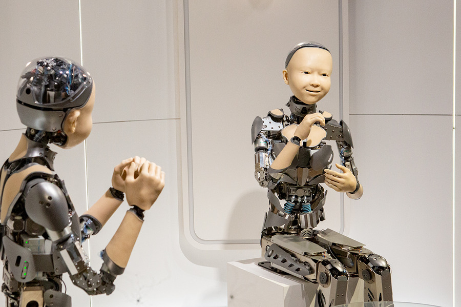 「人間はどう変わるのか」万博で予約困難だった「いのちの未来」アンドロイド　長谷工ミュージアムで常設展示へ　1000年後の未来の人間を体現