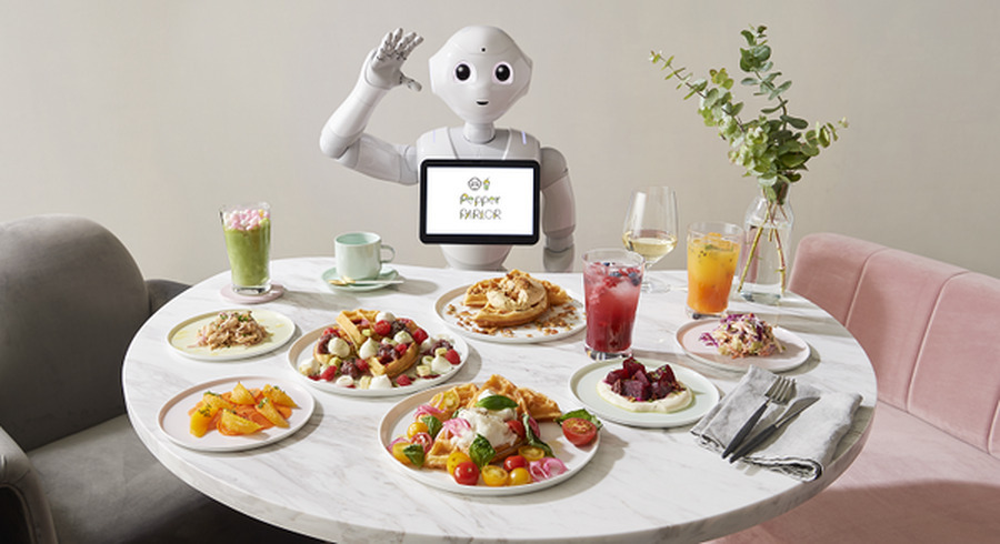 渋谷「ペッパーパーラー」営業終了　月1万人超を集客した「ロボット共生空間」人気の秘密と軌跡