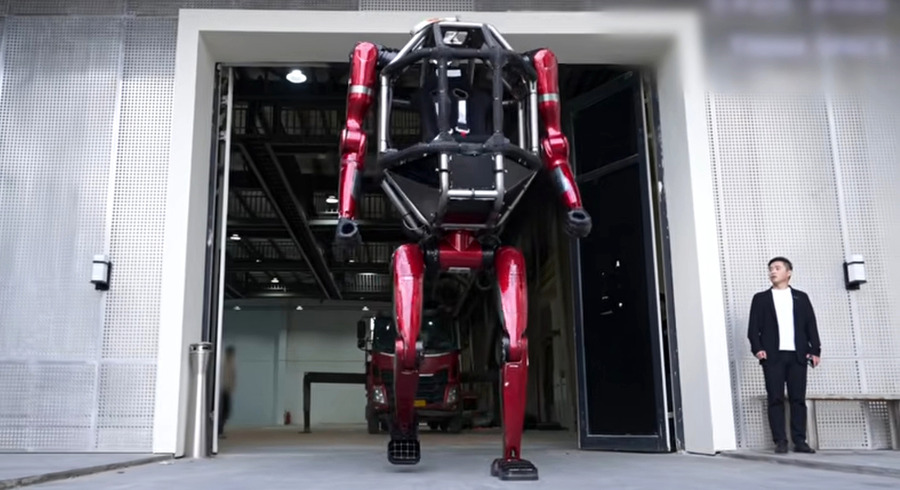 Unitreeが変形型で搭乗できる巨大ロボットをYouTube動画で公開　ノッシノッシと二足で歩く姿が圧巻　海外SNSの反応は・・