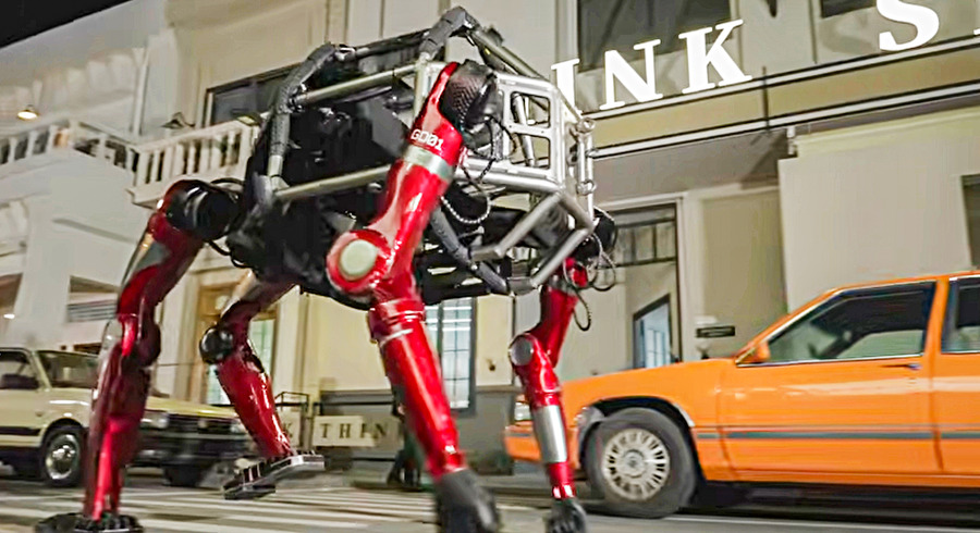 Unitreeが変形型で搭乗できる巨大ロボットをYouTube動画で公開　ノッシノッシと二足で歩く姿が圧巻　海外SNSの反応は・・