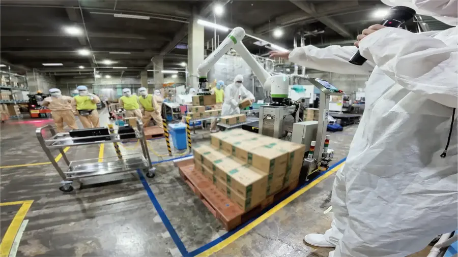 森永乳業グループのチーズ工場にCloser Roboticsの小型パレタイズロボット「Palletizy」導入