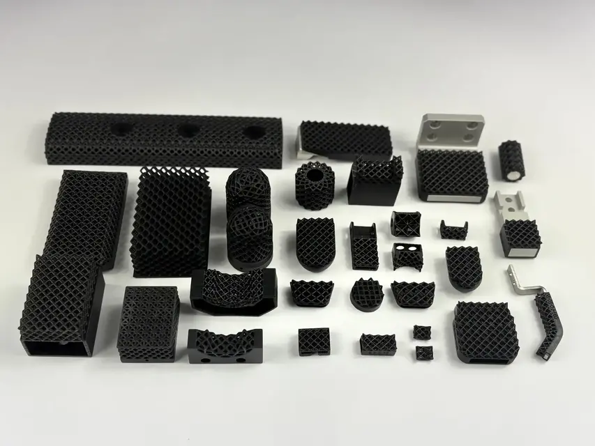 ロボットハンドツール「柔軟指」をブラウザ上で設計できる「柔軟指ジェネレータ」をKiQ Roboticsが公開