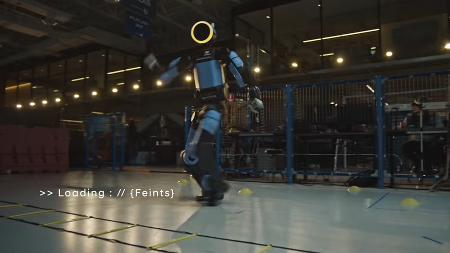 ヒューマノイド「Atlas」サッカーの特訓開始 W杯過去映像の分析＆基礎連の様子をヒョンデとボストン・ダイナミクスが動画公開