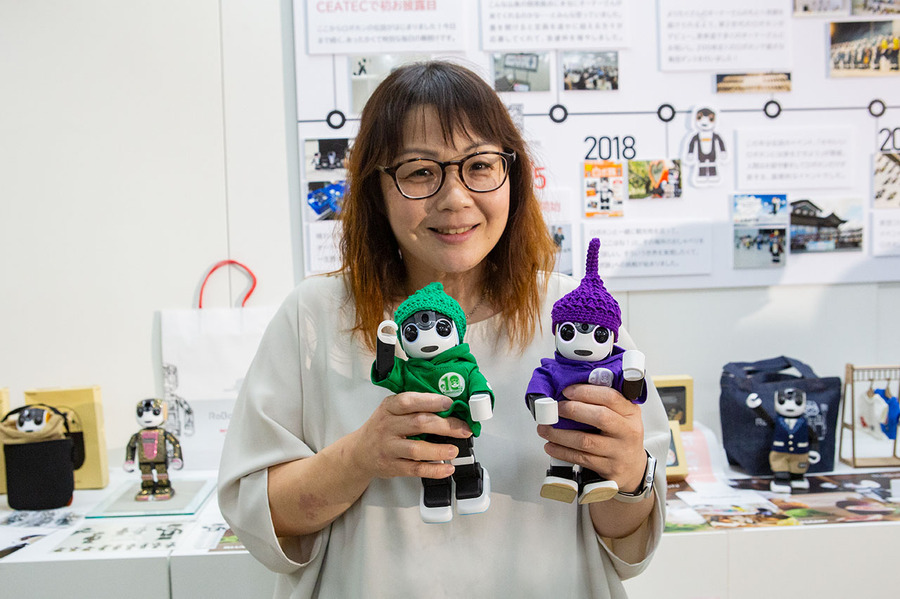 「ロボホン10周年記念イベント」参加レポート　約90台のロボホンが圧巻の集団パフォーマンス、オーナーと歩んだ10年を振り返る