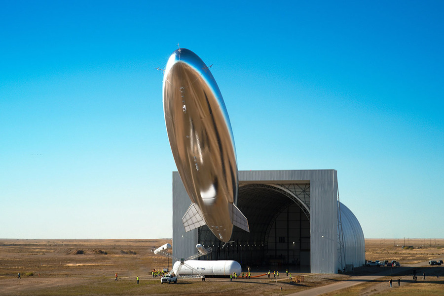 ソフトバンク、空飛ぶ基地局「HAPS」試験サービスを8月開始、2027年商用化へ　スターリンクとの違いは?