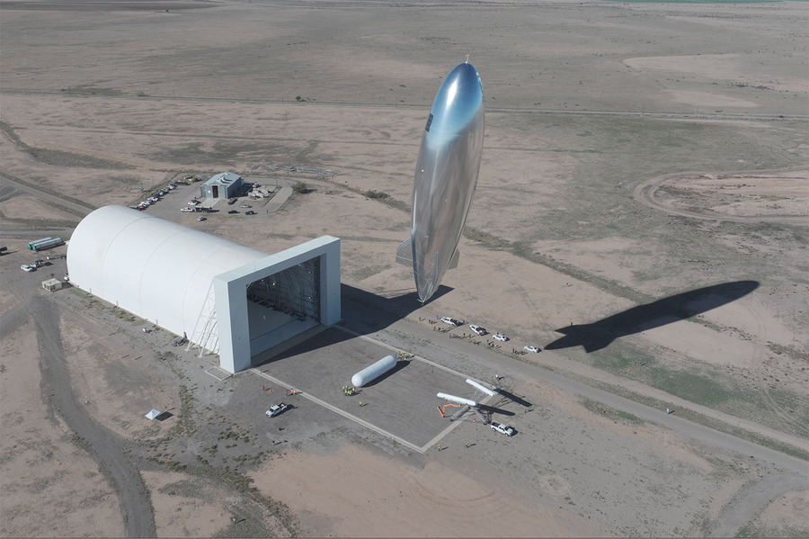 ソフトバンク、空飛ぶ基地局「HAPS」試験サービスを8月開始、2027年商用化へ　スターリンクとの違いは?