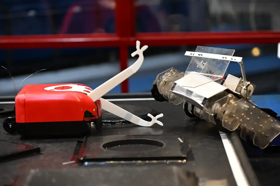自作ロボット96チームが激突「第31回かわさきロボット競技大会」823川崎市産業振興会館で開催