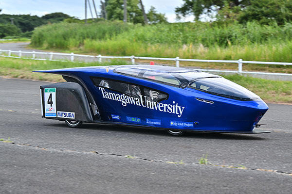 産学連携で挑む次世代モビリティ、玉川大学チームがソーラーカー＆グリーンフリートカーラリー「WORLD GREEN CHALLENGE 2026」でクラス優勝し2連覇