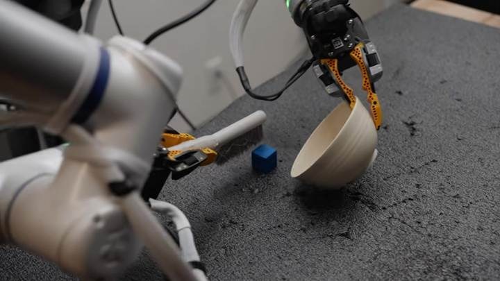 ロボットに一度見せるだけで動作を教えられる時代へ、Generalistが基盤モデル「GEN-1.5」を発表