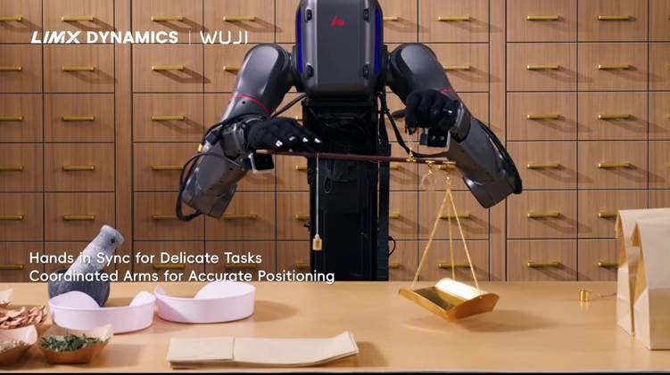ヒューマノイド「TRON 2」にロボットハンド「Wuji Hand 2」を統合、薬局業務を行うデモ映像 LimX Dynamics・WUJI TECH