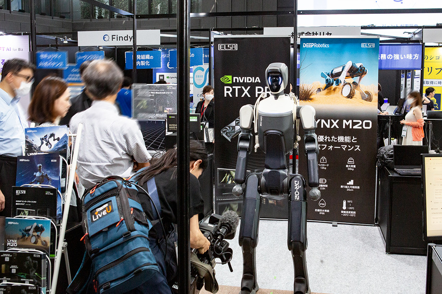 「AI博覧会」でフィジカルAIに人だかり　全天候型ヒューマノイド国内初展示、今秋発表の新モデルがキレキレのダンスを披露
