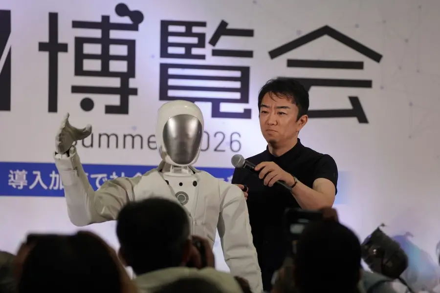 「AI博覧会」でフィジカルAIに人だかり　全天候型ヒューマノイド国内初展示、今秋発表の新モデルがキレキレのダンスを披露