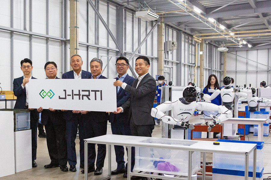 ヒューマノイドを現場でどう使う？ J-HRTI「全国10拠点」構想、ツムラやDMS、山善、芙蓉らが描くフィジカルAIの社会実装