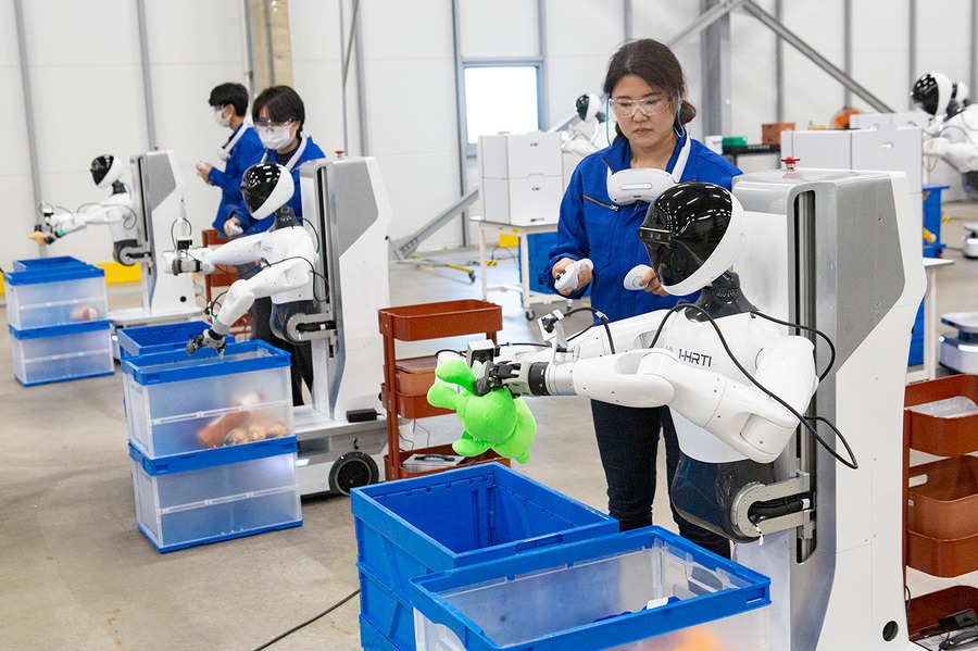 35台のヒューマノイドがずらり　フィジカルAIの学習データはどう作る？ J-HRTIが大規模データファクトリーを開設
