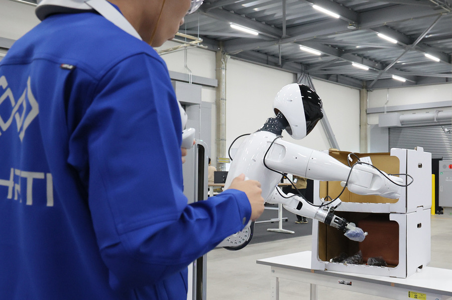 35台のヒューマノイドがずらり　フィジカルAIの学習データはどう作る？ J-HRTIが大規模データファクトリーを開設