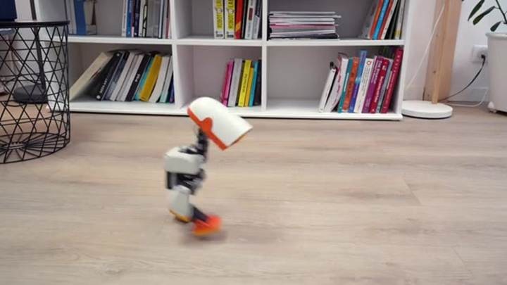 愛らしいアヒル型の家庭用ロボット「Microduck」発表 Hugging Face傘下Pollen Robotics