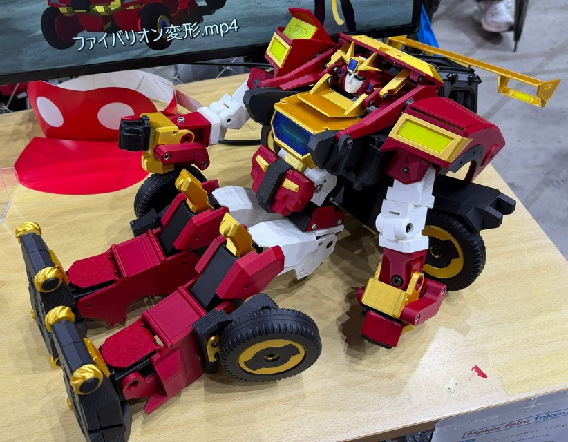 開発中の変形ヒューマノイド「勇者ファイバリオン」を東京・有楽町で期間限定公開 BRAVE ROBOTICS