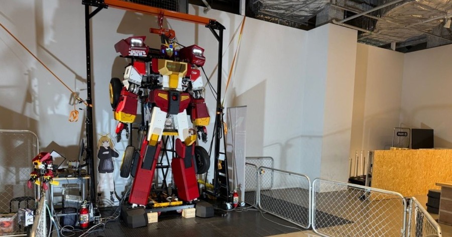 開発中の変形ヒューマノイド「勇者ファイバリオン」を東京・有楽町で期間限定公開 BRAVE ROBOTICS