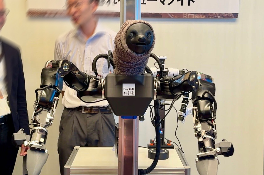国産汎用ロボット7社の試作機を一堂に公開、フィジカルAI実装へ前進　ugoは新型セミヒューマノイド「ugo Nova」を初披露