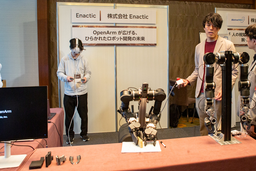国産汎用ロボット7社の試作機を一堂に公開、フィジカルAI実装へ前進　ugoは新型セミヒューマノイド「ugo Nova」を初披露
