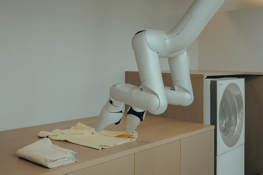 MW「来年は家事ロボットの自律動作を披露へ」VLAと年間5万時間の実世界データでフィジカルAI開発を加速