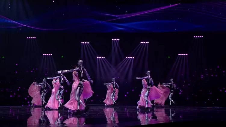 Unitreeヒューマノイド19体が人間ダンサー120人と共演 WorldSkills Shanghai 2026開会式