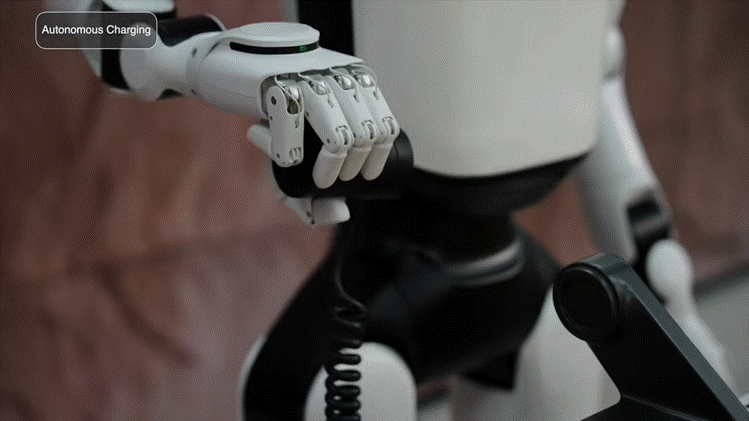 デモ映像の枠を超え日常へ ショールームの案内からホテルの受付まで行うヒューマノイドAGIBOT A3 Ultra