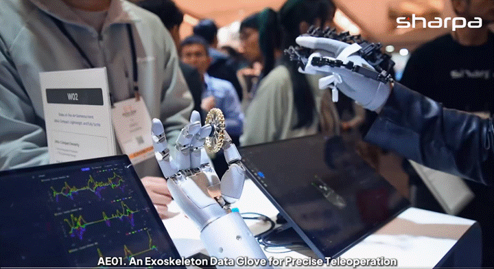 ヒューマノイドがデータグローブと21自由度ロボットハンドの組み合わせで本領発揮 SharpaがIROS 2026で示した高度な遠隔操作