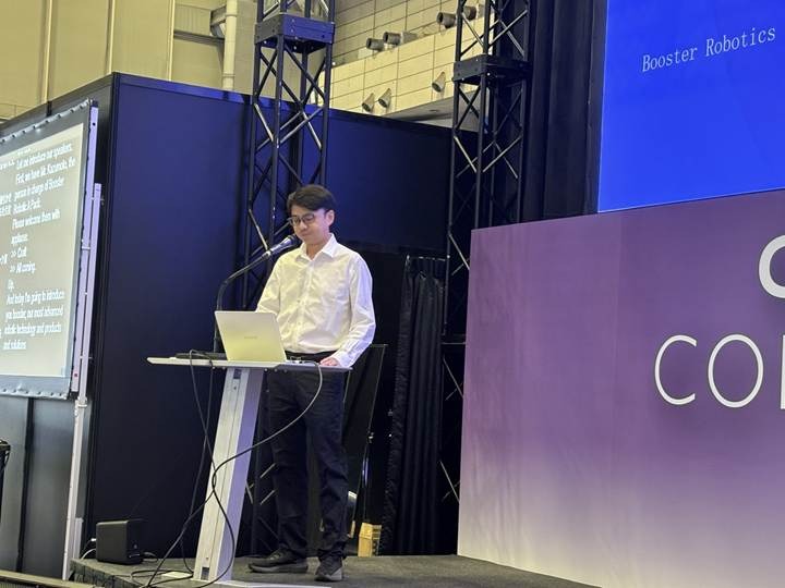 フィジカルAIを現場に根付かせる条件とは Booster Robotics、Fairy Devices、AVITAが示したデータ収集【CEATEC 2026】