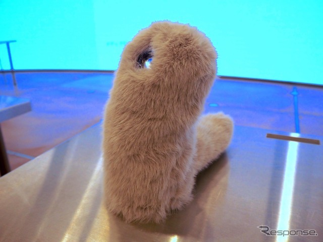 ルーデンスAIのペットロボット、INU