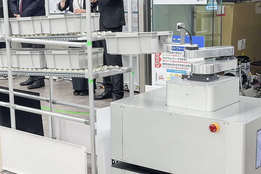 富士ソフトが異なるメーカーの搬送ロボットを統合管理　「MixFlit」の実機デモを新設「名古屋Lab」で公開