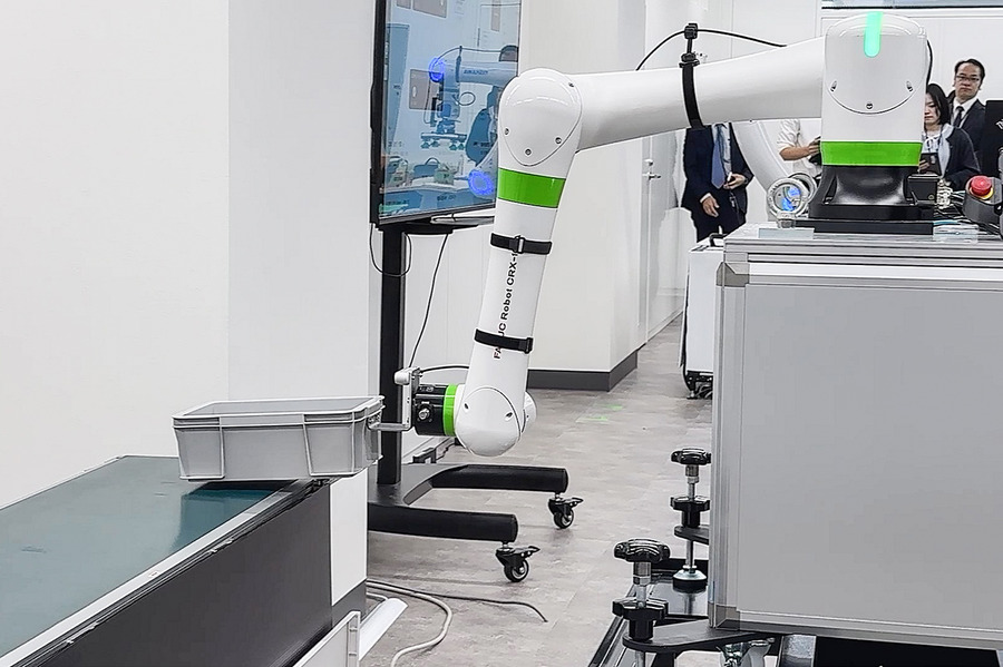 富士ソフトが異なるメーカーの搬送ロボットを統合管理　「MixFlit」の実機デモを新設「名古屋Lab」で公開