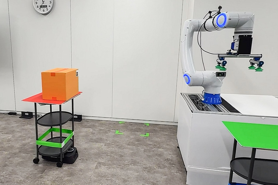 富士ソフトが異なるメーカーの搬送ロボットを統合管理　「MixFlit」の実機デモを新設「名古屋Lab」で公開