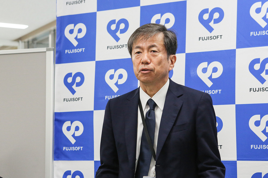 富士ソフトが異なるメーカーの搬送ロボットを統合管理　「MixFlit」の実機デモを新設「名古屋Lab」で公開