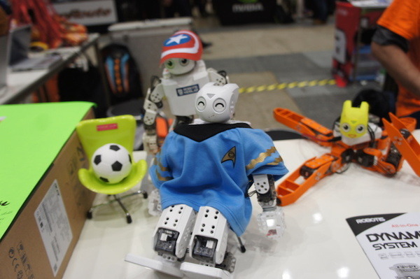 Maker Faire Tokyo 2016でいろんなロボットとかを見てきました (2)