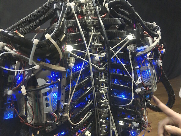 東京大学制作展2016 “Fake Future”で「Kengoro」を見てきました。